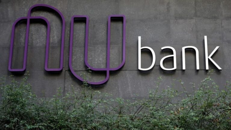 Nubank (ROXO34) lidera como ação mais rentável entre bancos em 2024