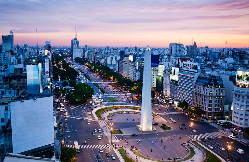 Fazer um planejamento para viajar a Buenos Aires, Argentina. Fonte: Danielle Noce