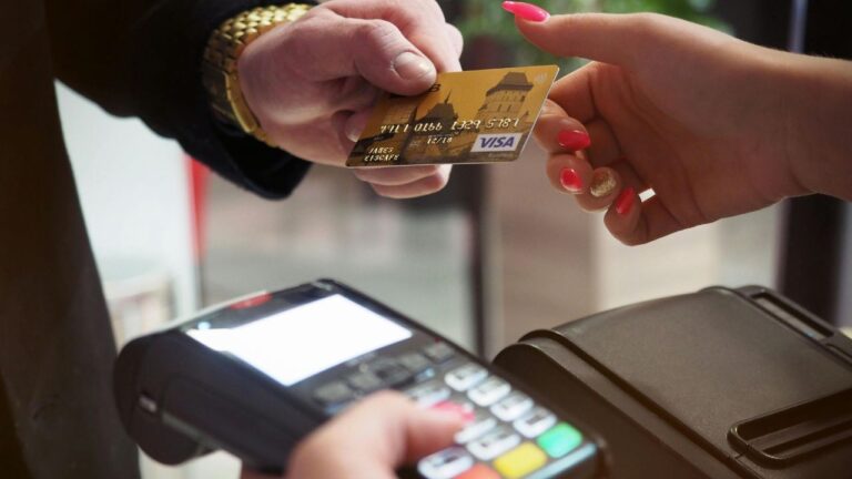 Cartão de crédito sem anuidade: melhores opções para ter em 2024